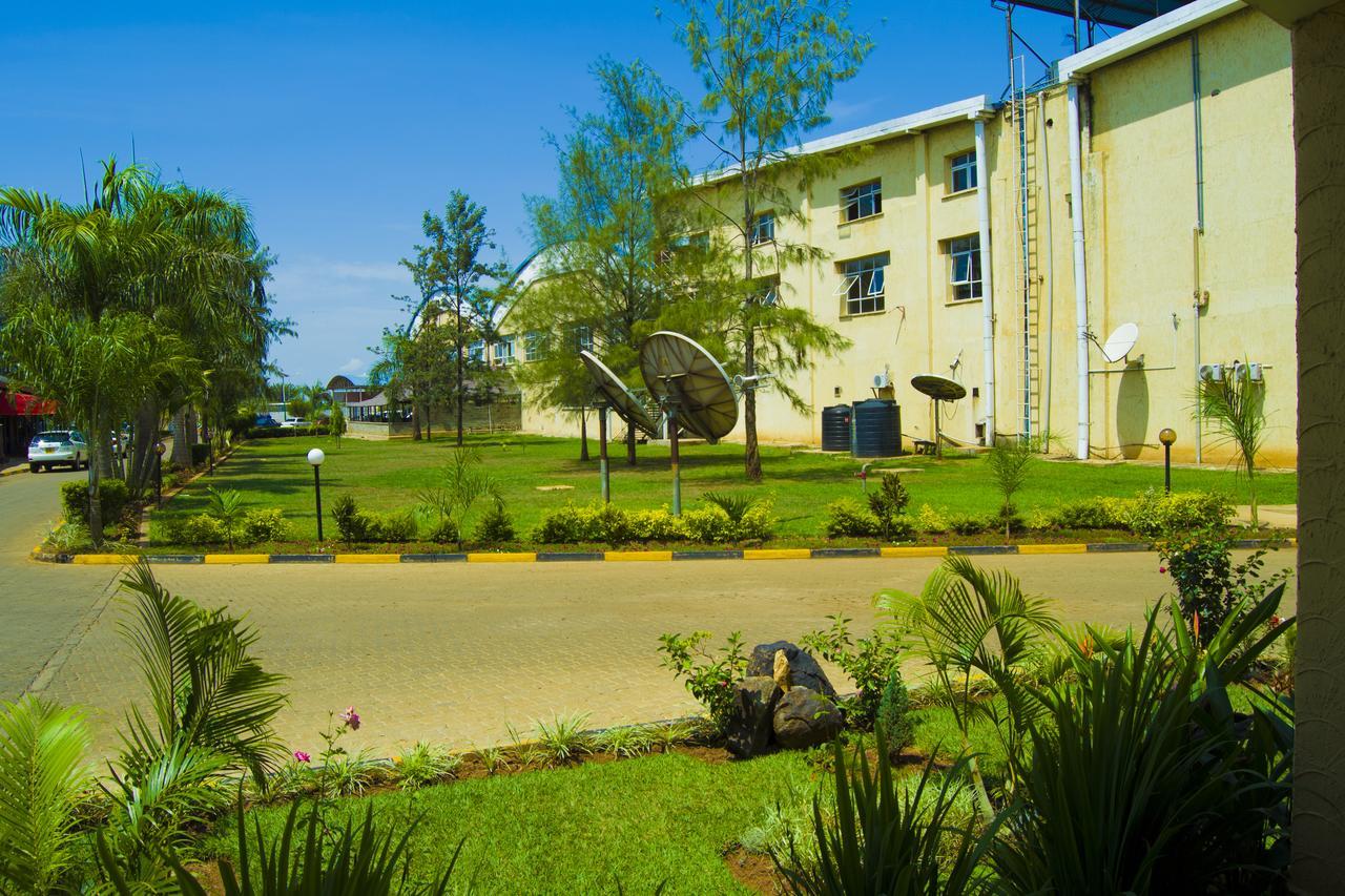 The Vic Hotel Kisumu Exterior photo